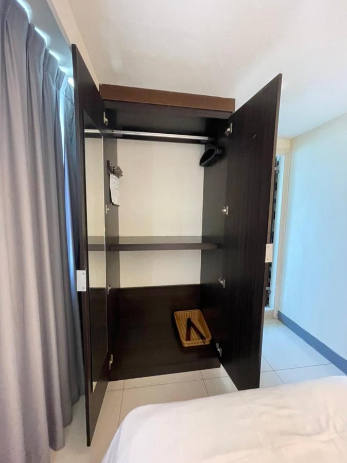 Kiwi Express Hotel - Kaohsiung Station Екстер'єр фото