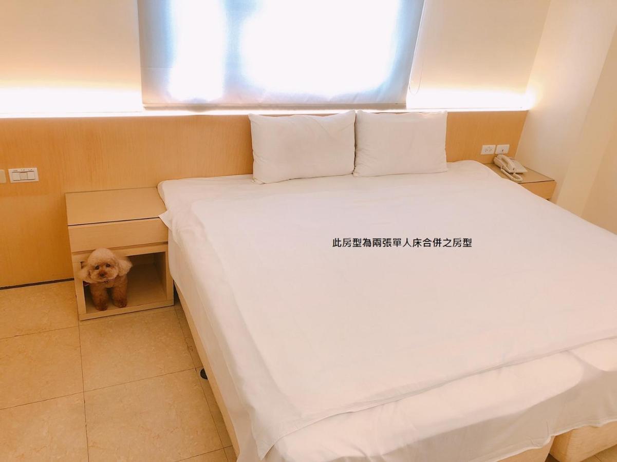 Kiwi Express Hotel - Kaohsiung Station Екстер'єр фото