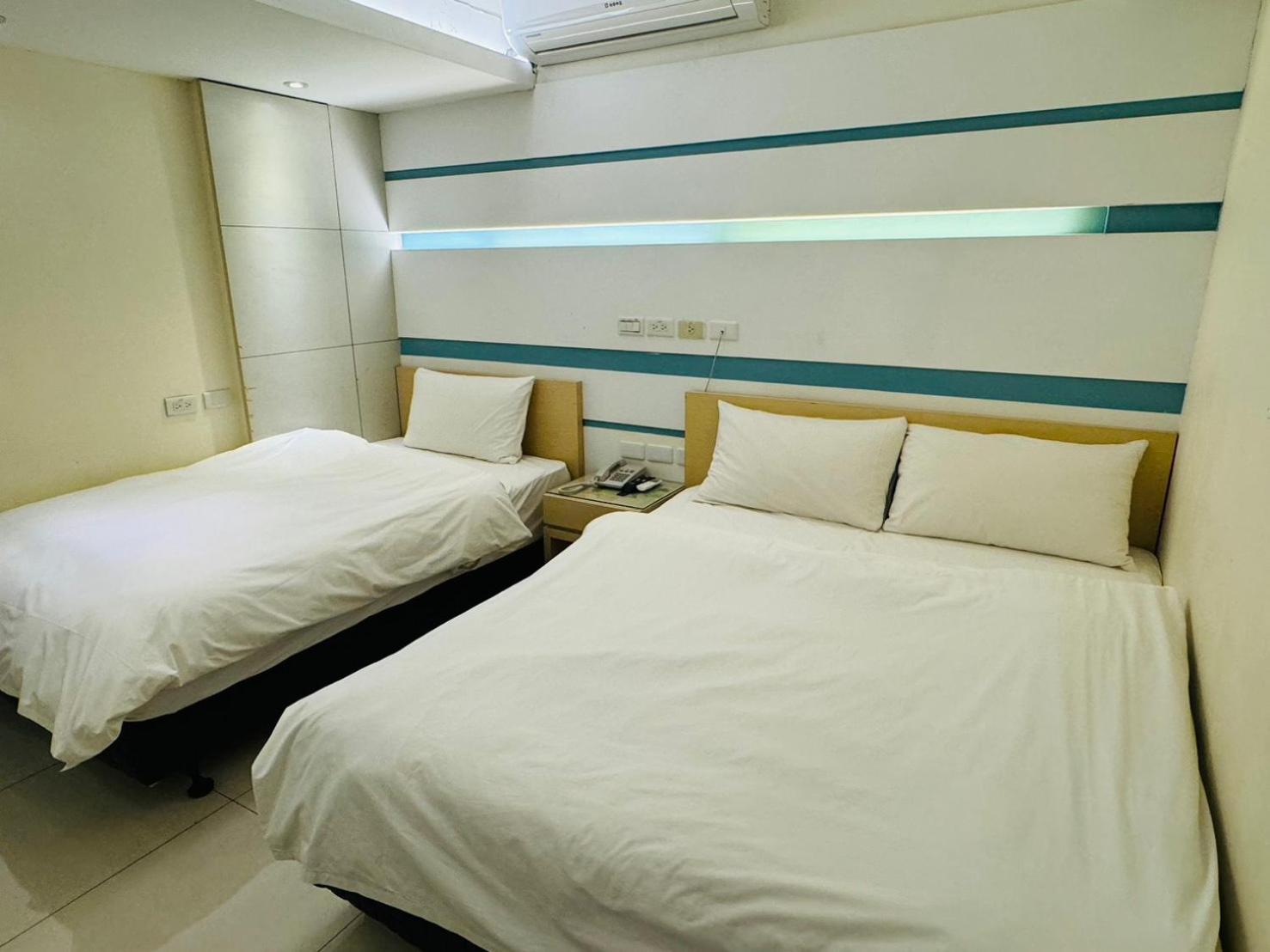 Kiwi Express Hotel - Kaohsiung Station Екстер'єр фото