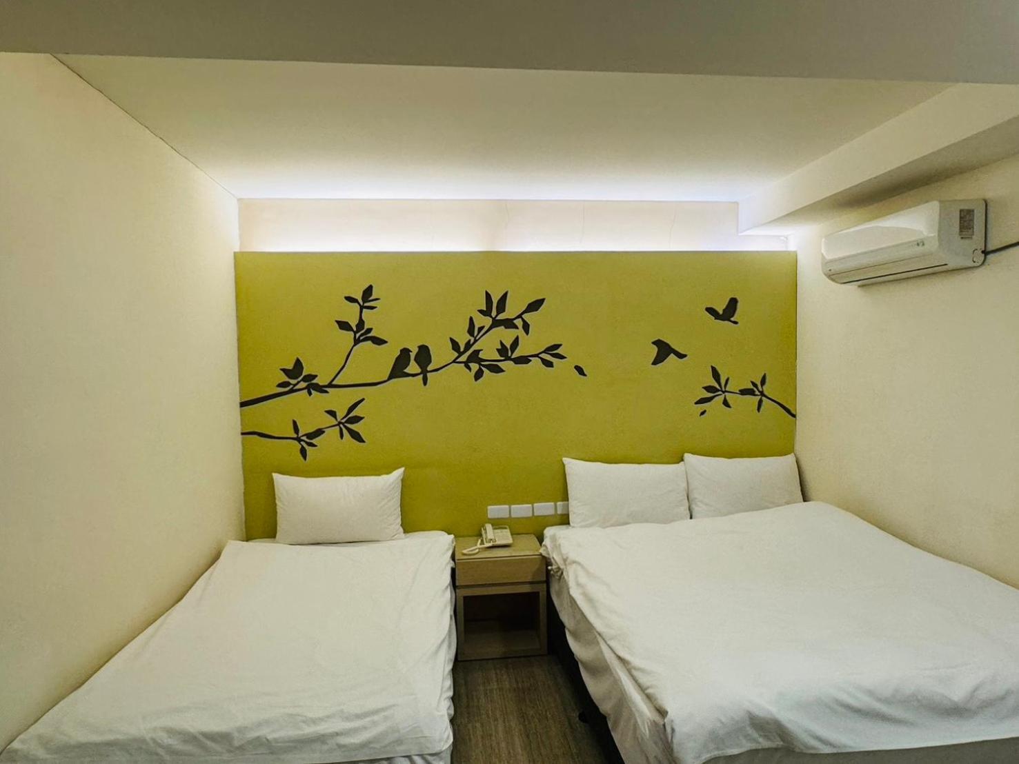 Kiwi Express Hotel - Kaohsiung Station Екстер'єр фото